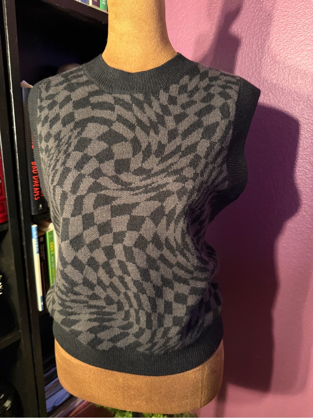 Divided Men's Black and Gray Swirl Knit Crewneck Vest